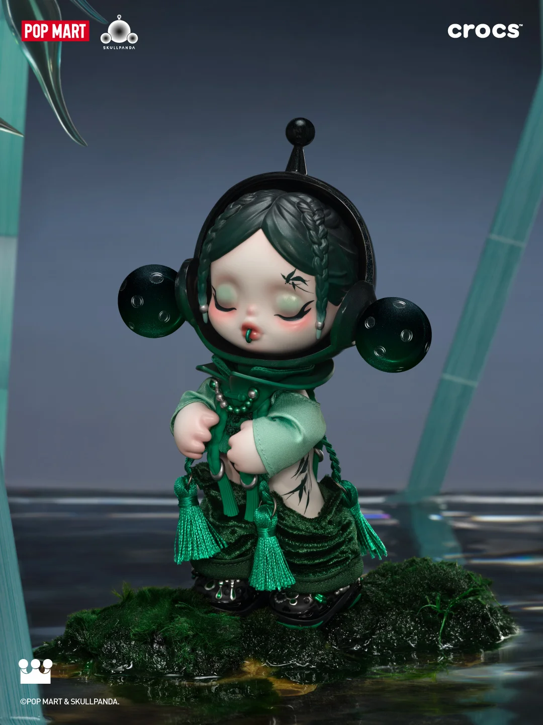 POPMART SKULLPANDA X CROCS 限定フィギュア POPMART Skullpanda x Crocs OOTD 200% Figure | Collectible, NEW